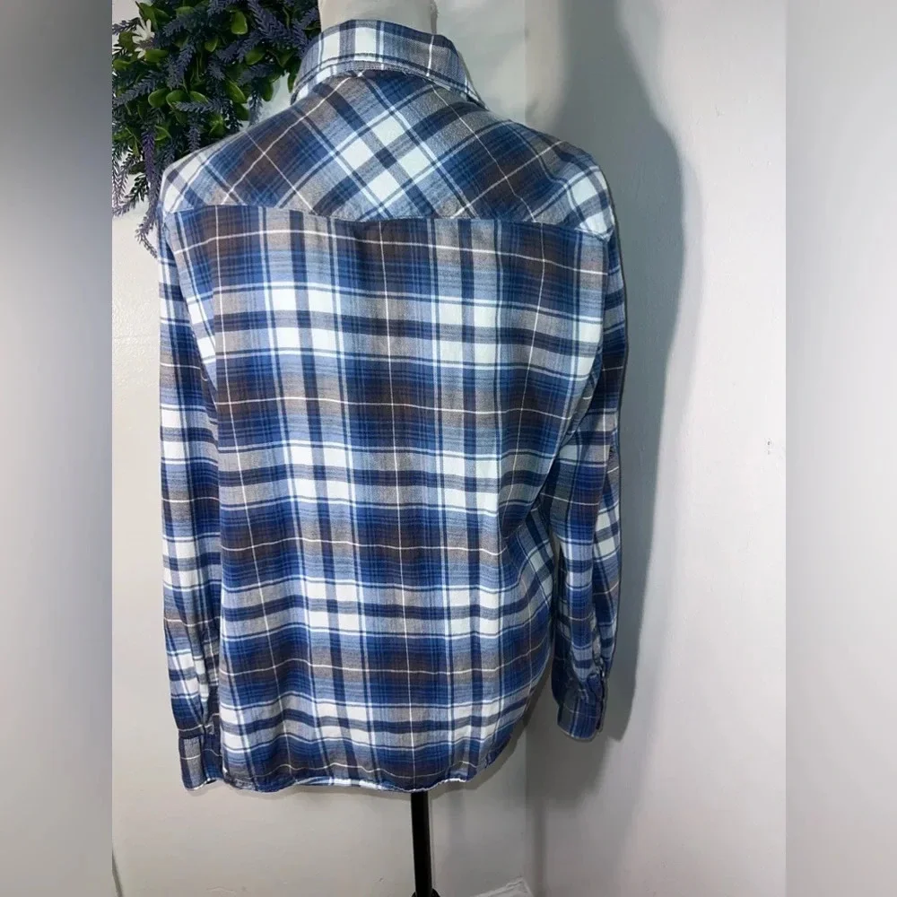 Zachs Girlfriend Bea,XL, blue plaid, paisley print lining pearl snap roll‎ tab